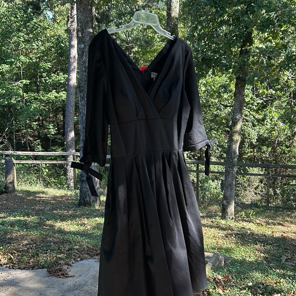 Unique Vintage Black 3/4 Sleeve MIDI Dress New Integral petticoat layer